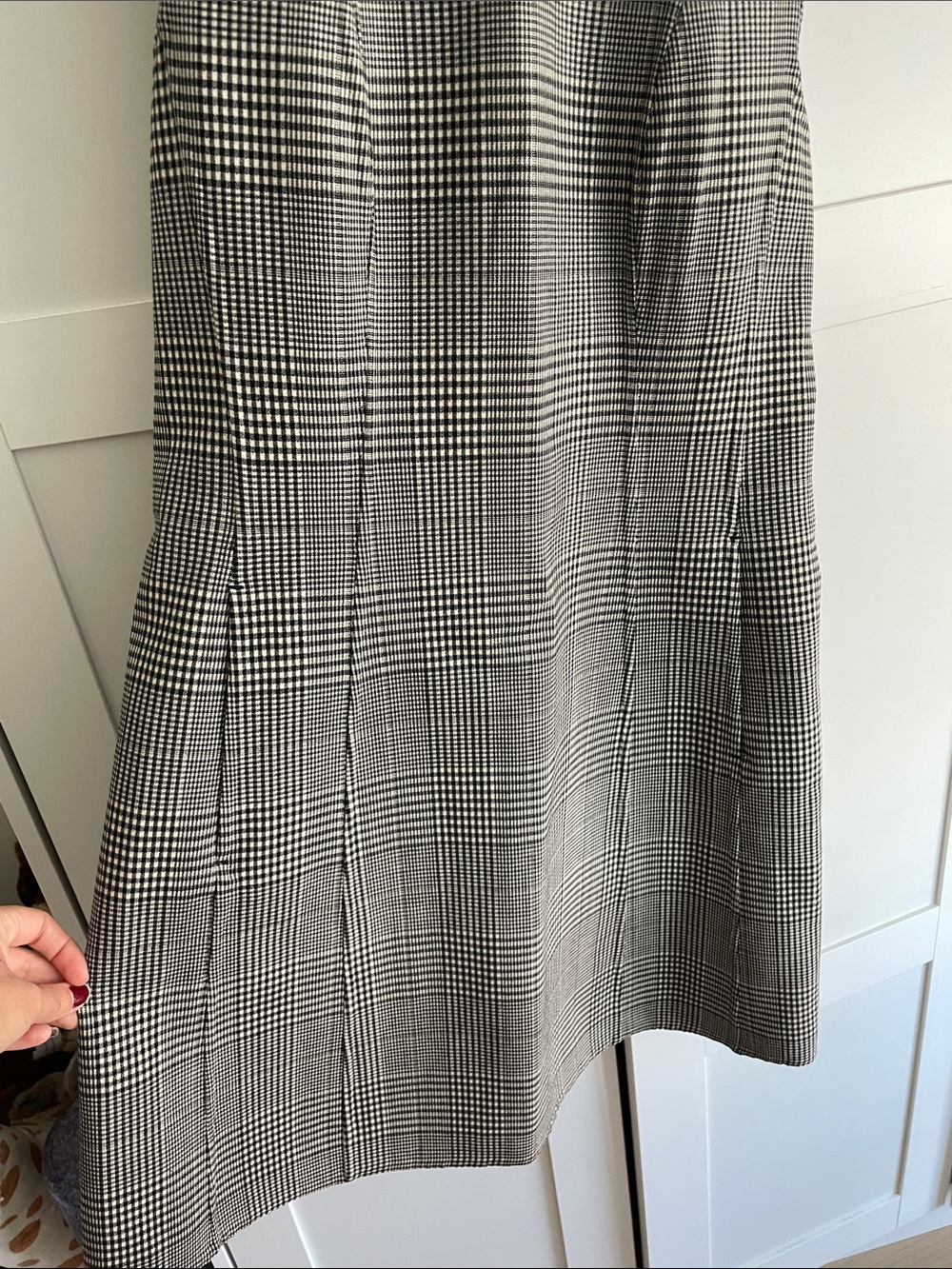 Theory Black & White Glen Plaid Sleeveless Shift Dress - Picture 7 of 9